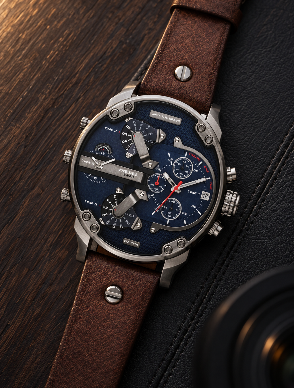 Diesel DZ7314 men's watch — 06_wood_leather.png