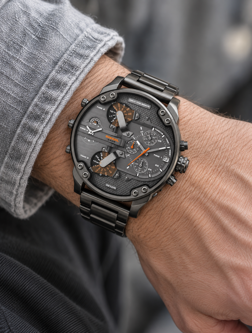 Diesel DZ7315 men's watch — 02_on_wrist.png