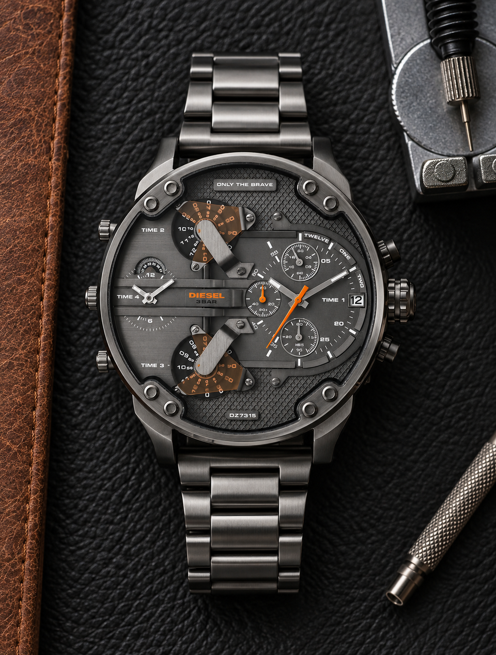 Diesel DZ7315 men's watch — 03_leather_tools.png