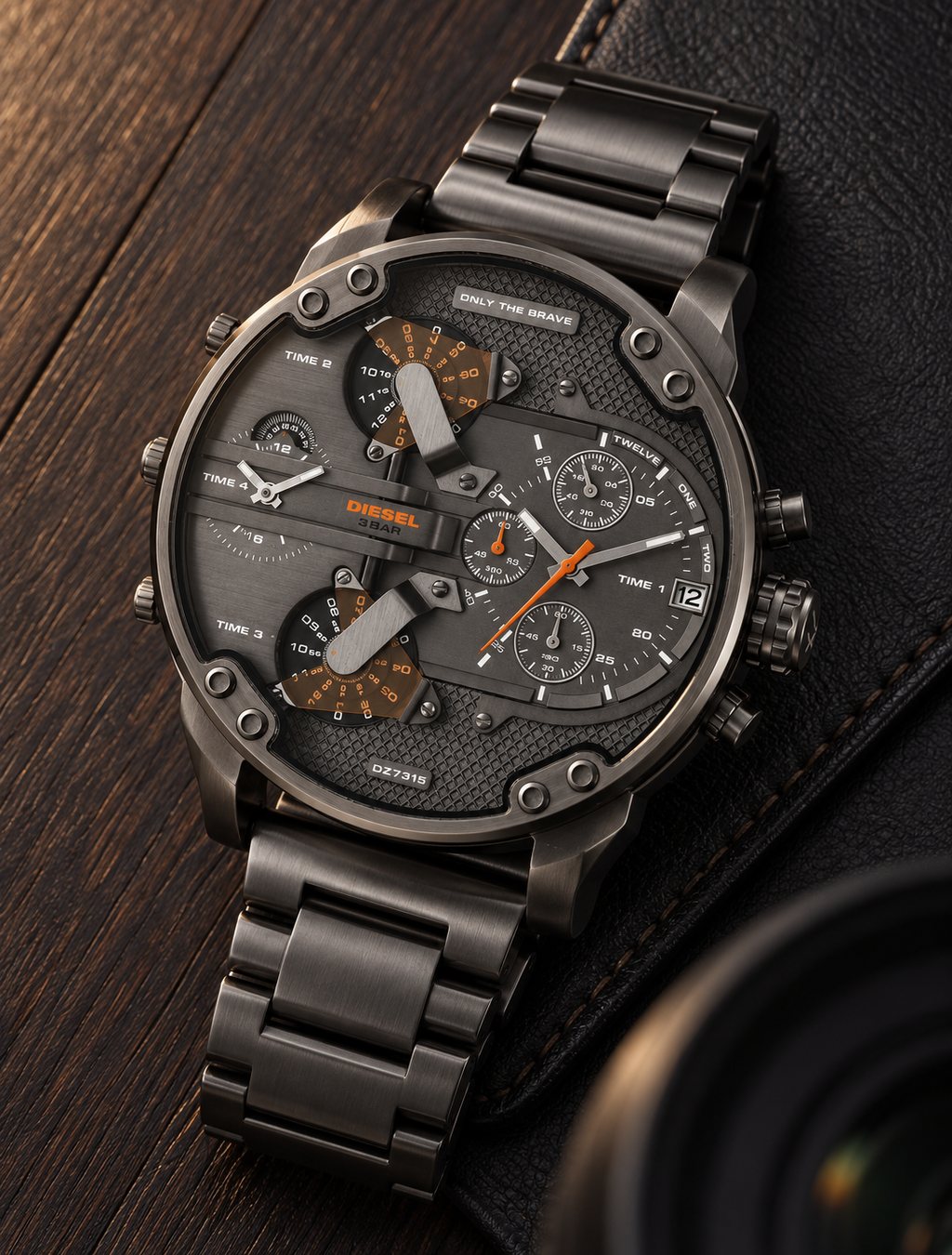 Diesel DZ7315 men's watch — 06_wood_leather.png