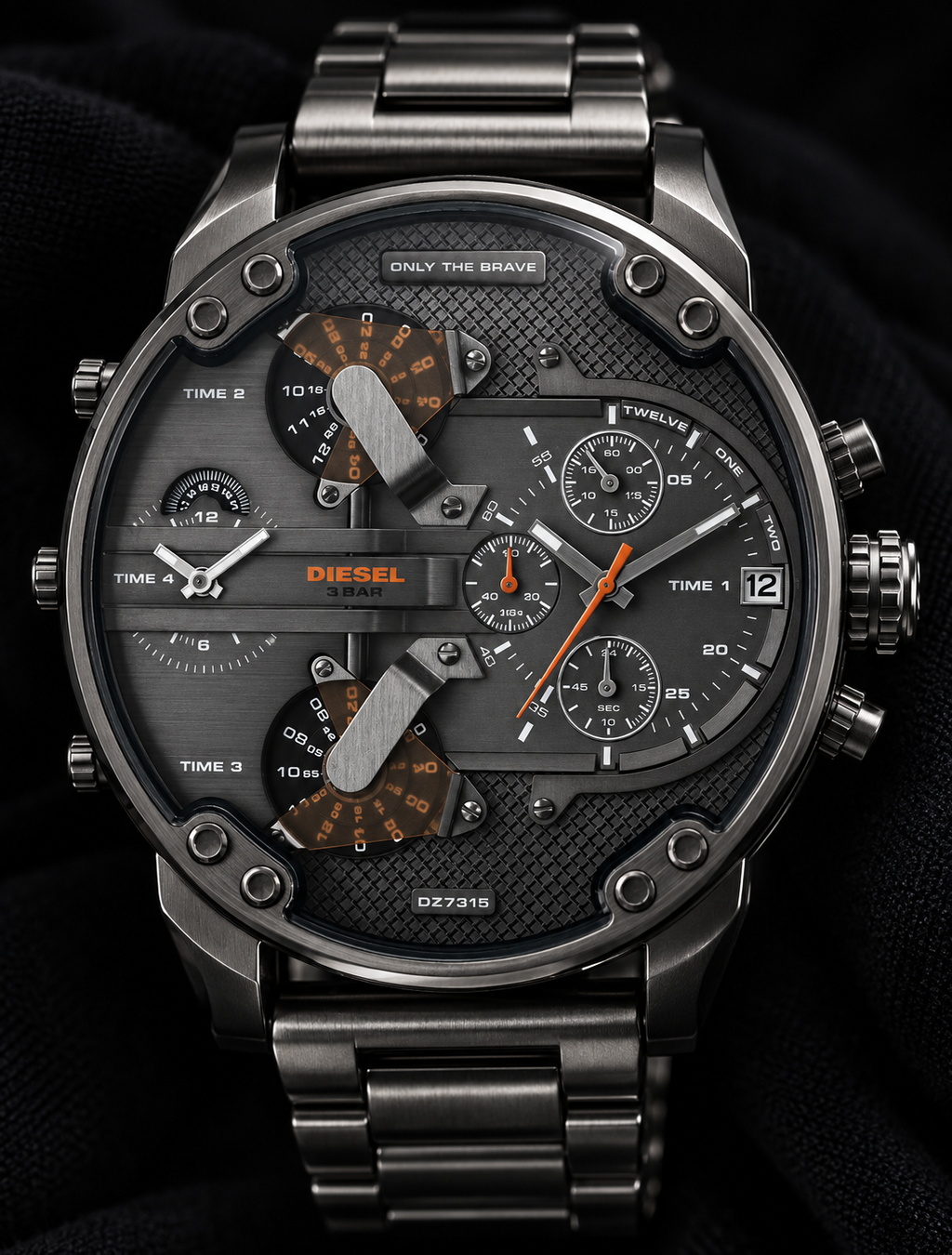 Diesel DZ7315 men's watch — 08_front_macro.png