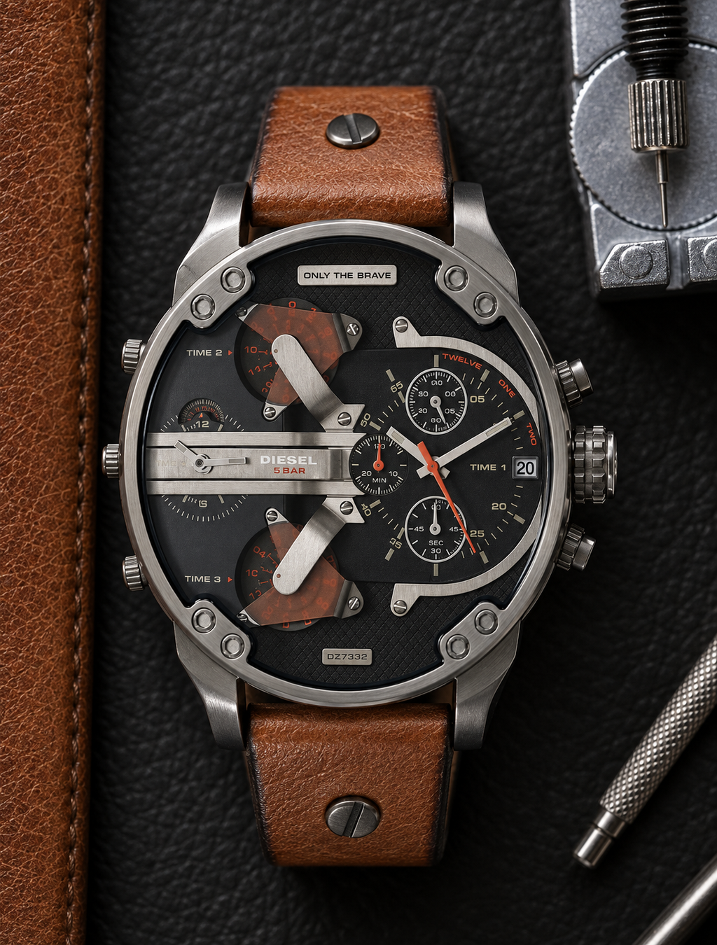 Diesel DZ7332 men's watch — 03_leather_tools.png