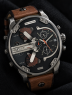 Diesel DZ7332 men's watch — 09_angled_macro.png