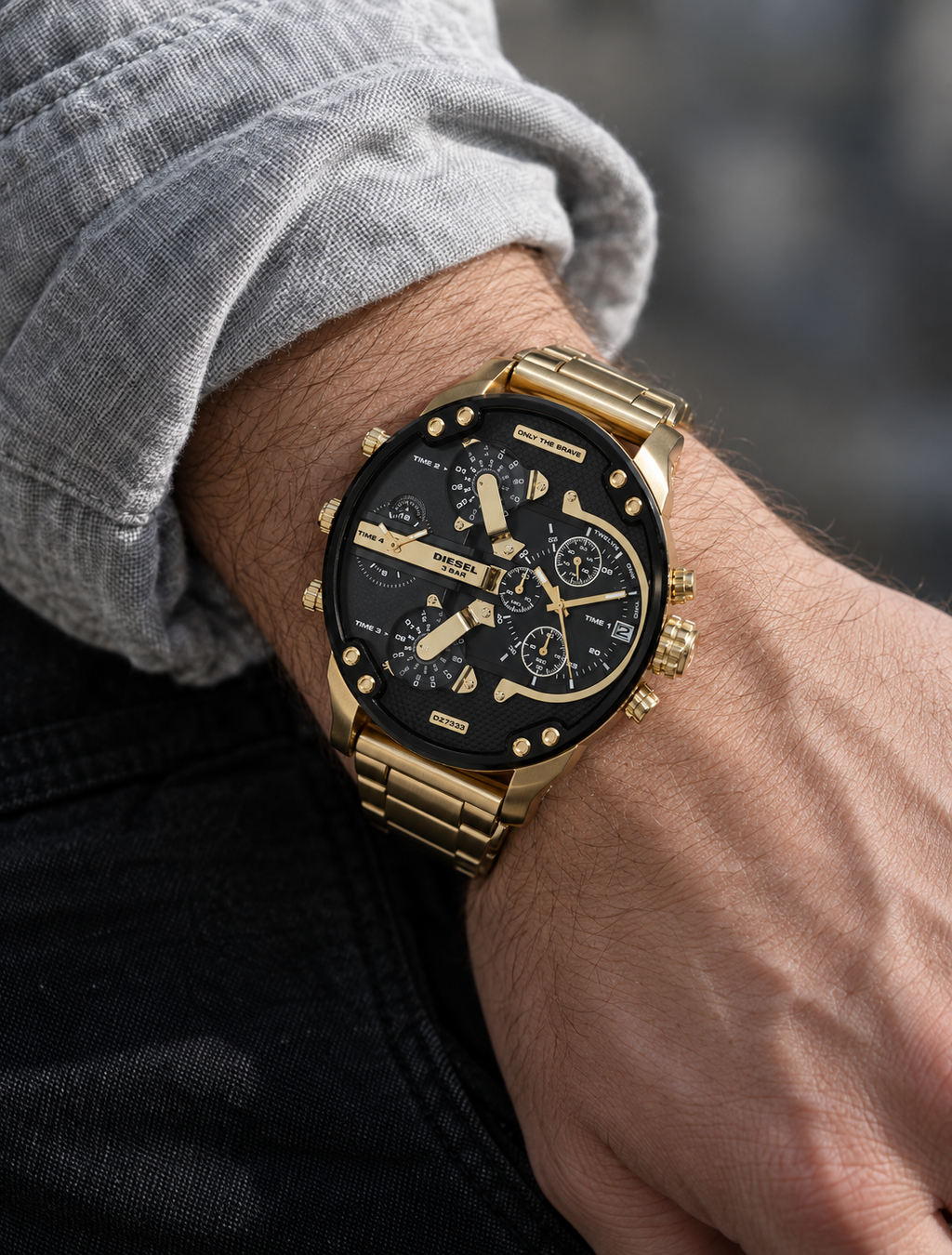 Diesel DZ7333 men's watch — 02_on_wrist.png