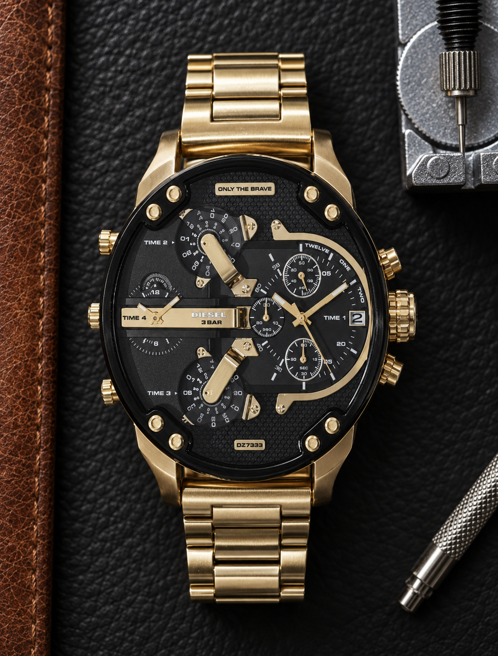 Diesel DZ7333 men's watch — 03_leather_tools.png