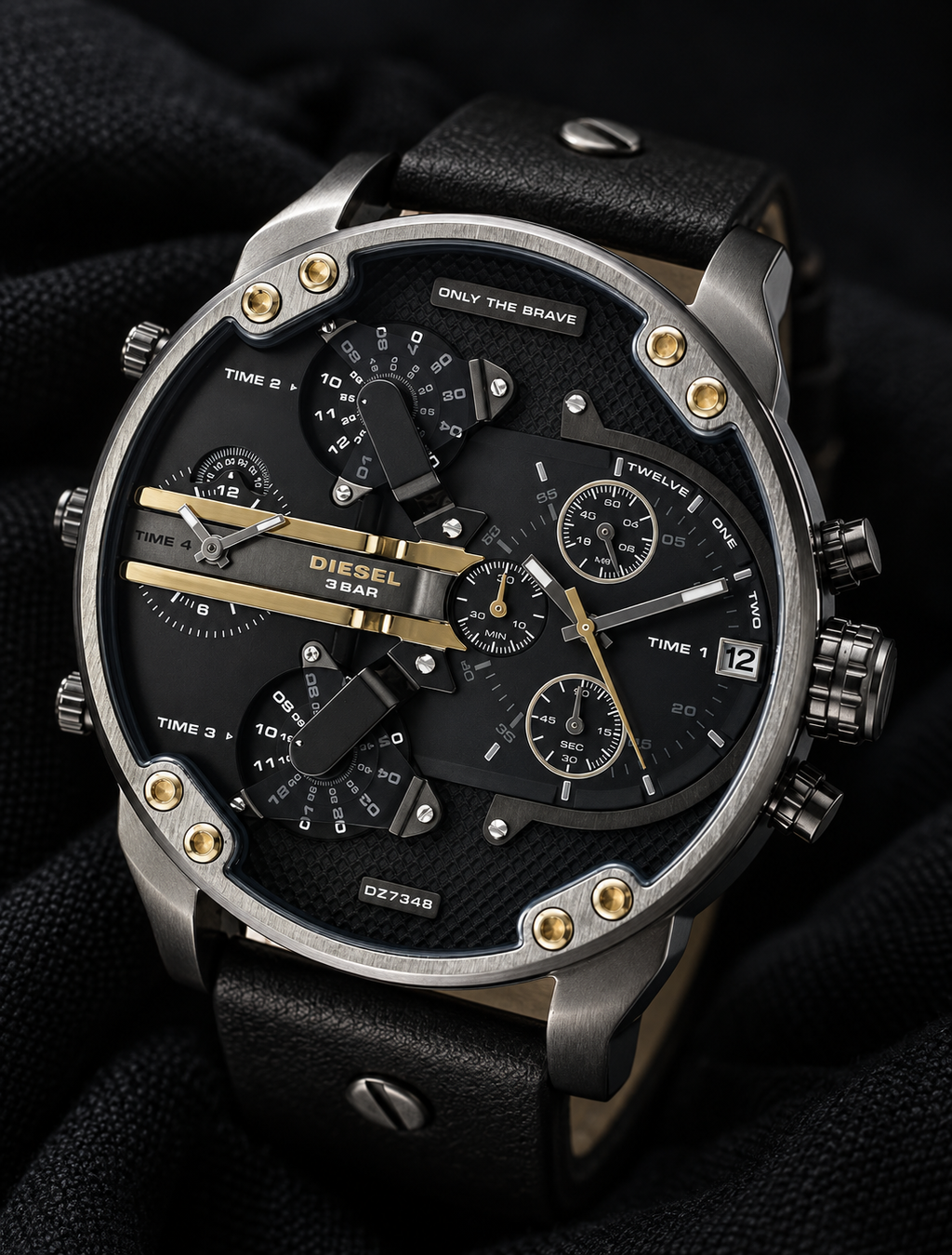 Diesel DZ7348 men's watch — 09_angled_macro.png