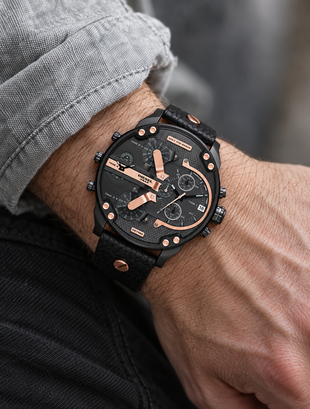 Diesel DZ7350 men's watch — 02_on_wrist.png