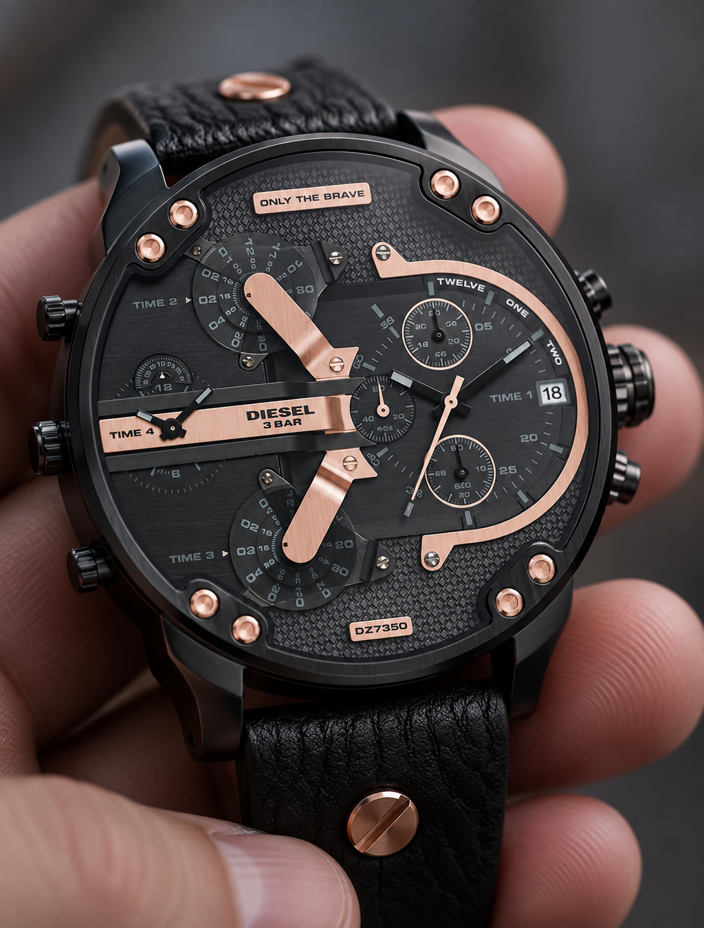 Diesel DZ7350 men's watch — 04_handheld_macro.png