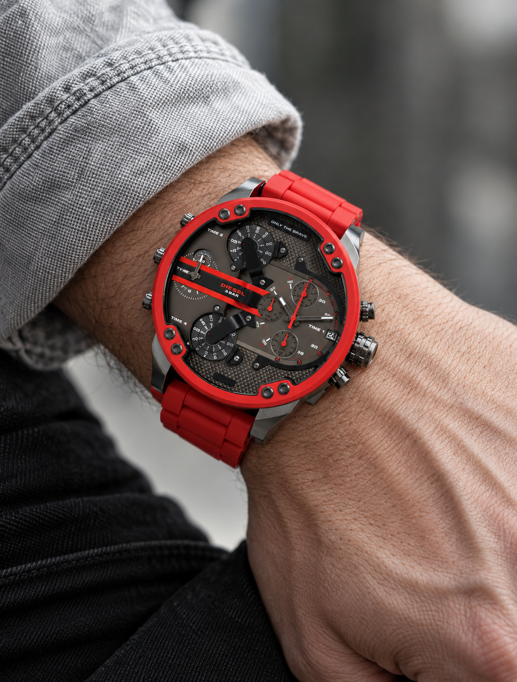 Diesel DZ7370 men's watch — 02_on_wrist.png