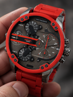 Diesel DZ7370 men's watch — 04_handheld_macro.png