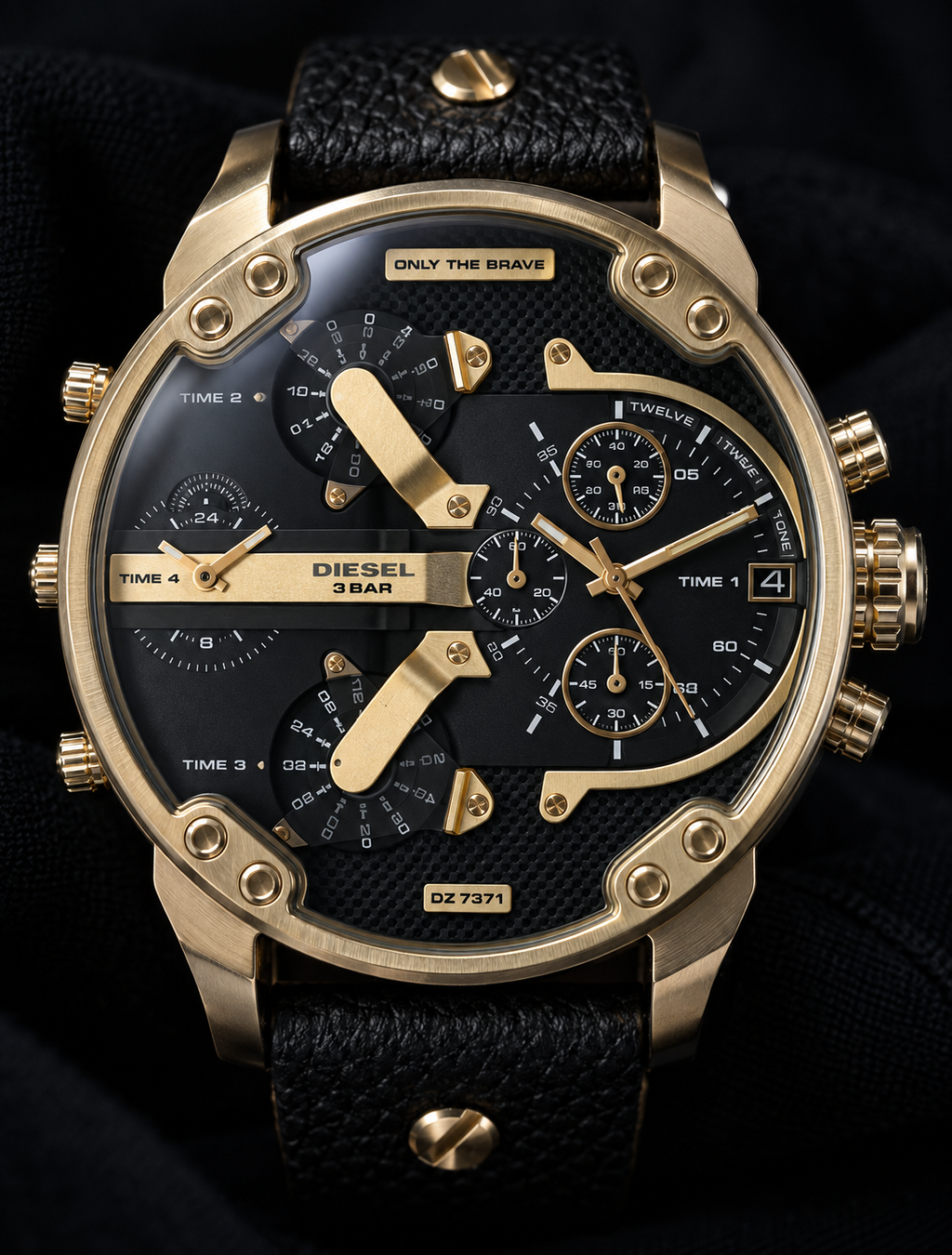 Diesel DZ7371 men's watch — 08_front_macro.png