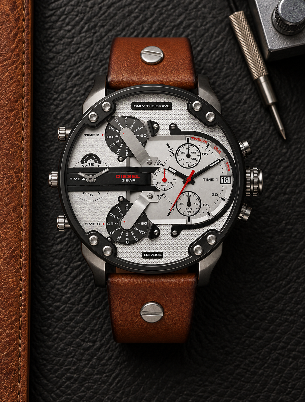 Diesel DZ7394 men's watch — 03_leather_tools.png