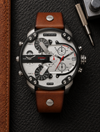 Diesel DZ7394 men's watch — 03_leather_tools.png