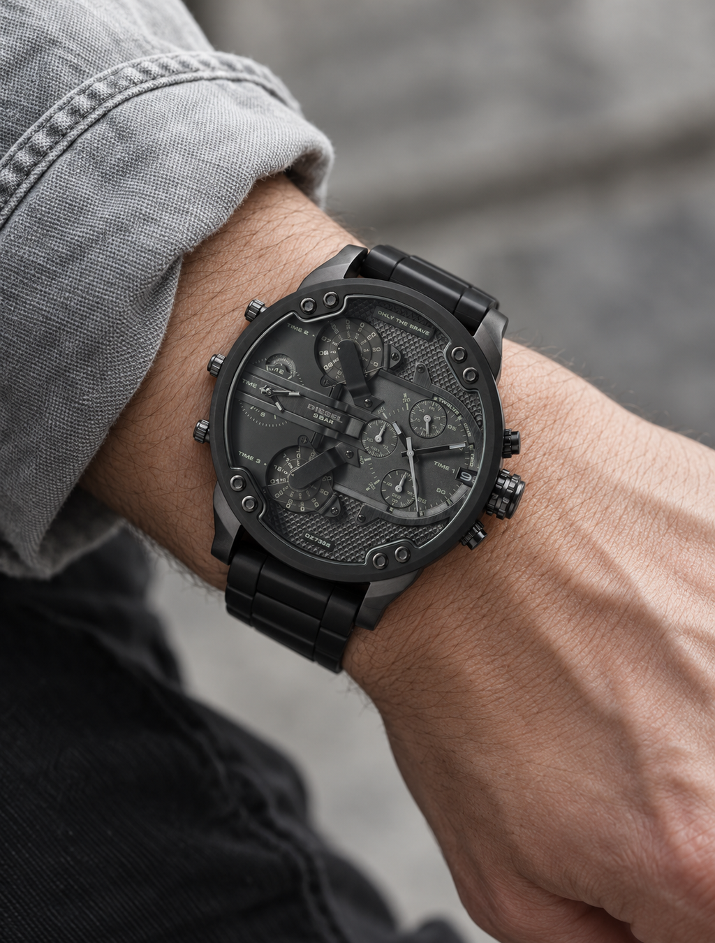 Diesel DZ7396 men's watch — 02_on_wrist.png