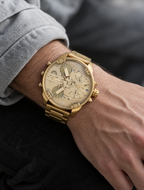 Diesel DZ7399 men's watch — 02_on_wrist.png