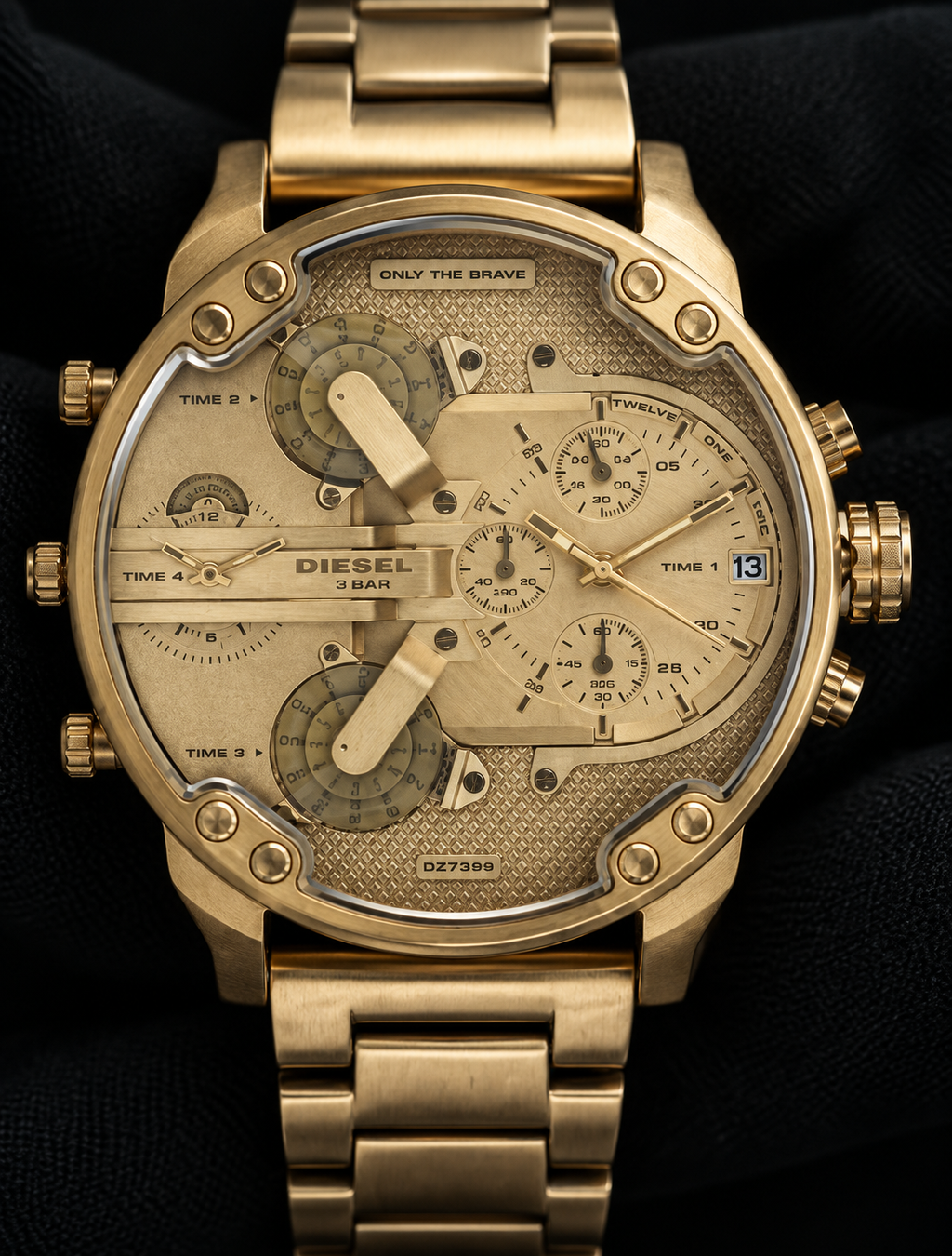 Diesel DZ7399 men's watch — 08_front_macro.png