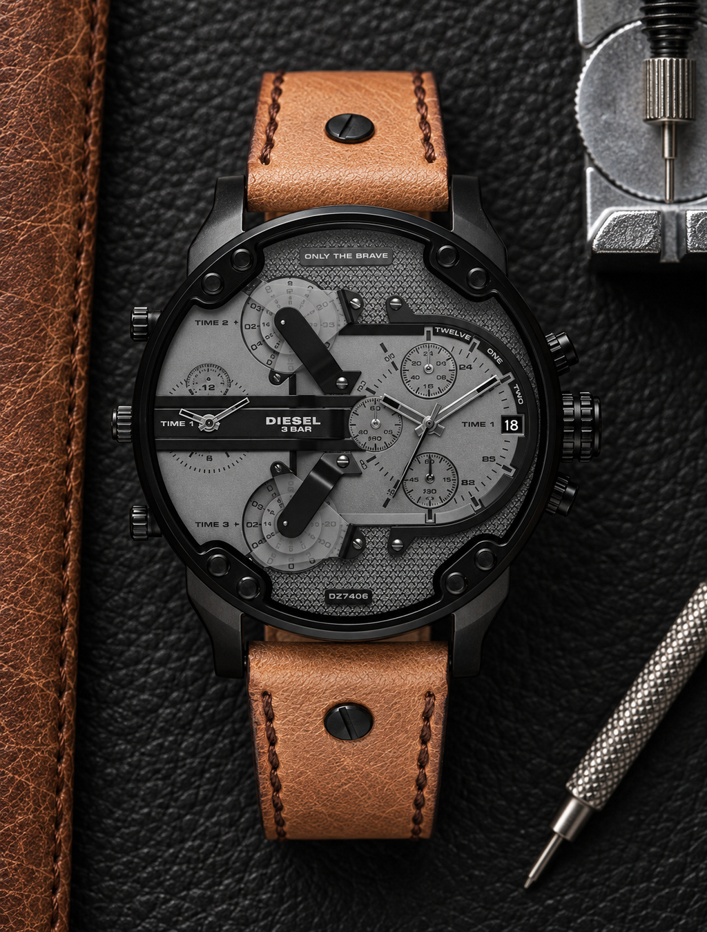 Diesel DZ7406 men's watch — 03_leather_tools.png