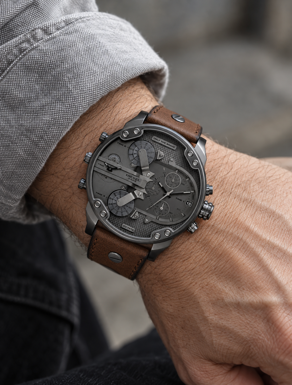 Diesel DZ7413 men's watch — 02_on_wrist.png