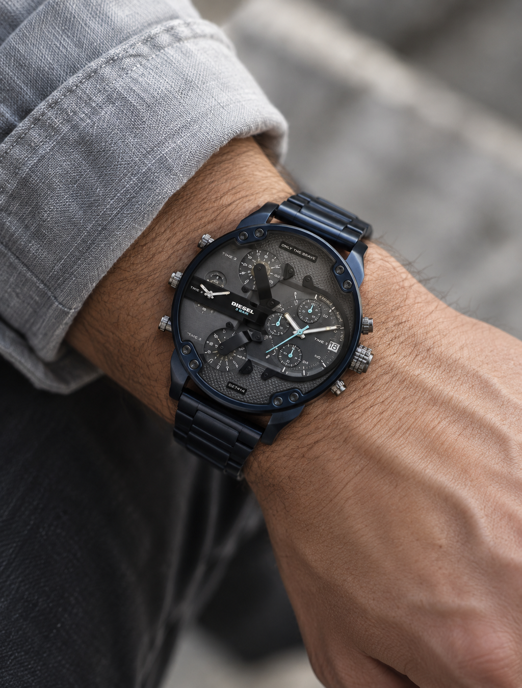 Diesel DZ7414 men's watch — 02_on_wrist.png