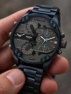 Diesel DZ7414 men's watch — 04_handheld_macro.png