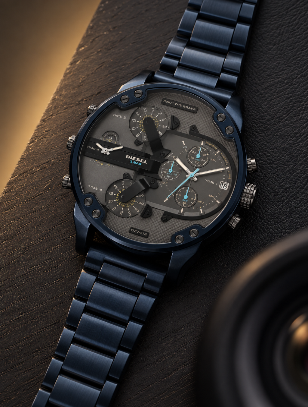 Diesel DZ7414 men's watch — 06_wood_leather.png