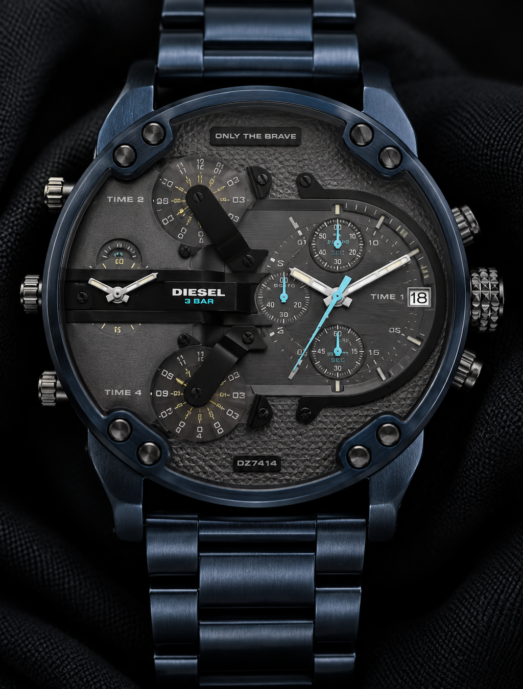 Diesel DZ7414 men's watch — 08_front_macro.png