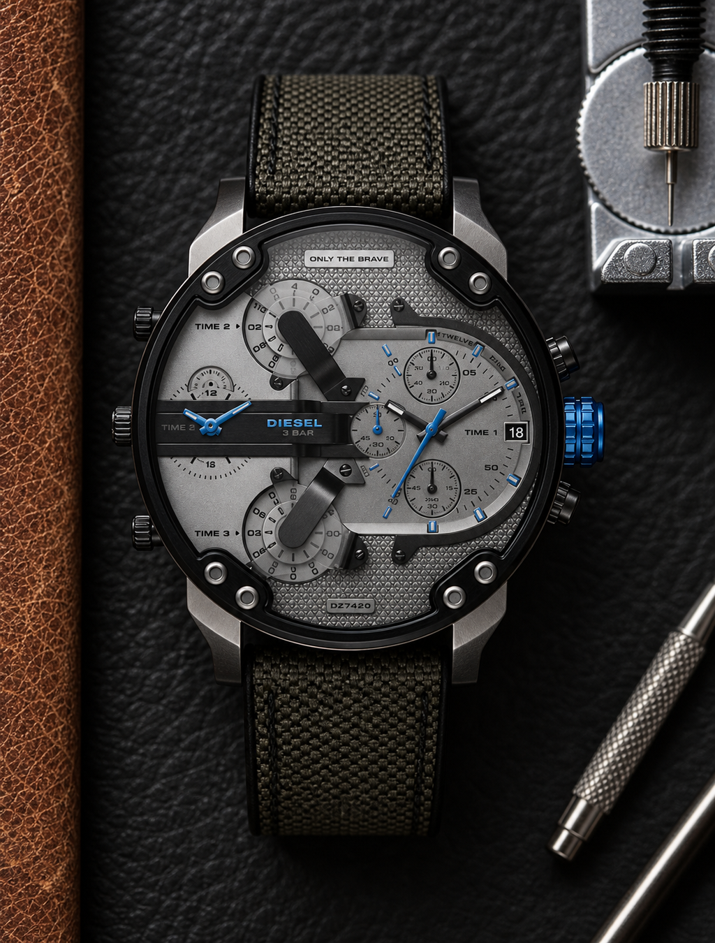 Diesel DZ7420 men's watch — 03_leather_tools.png