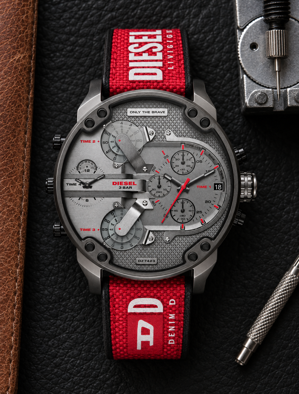 Diesel DZ7423 men's watch — 03_leather_tools.png