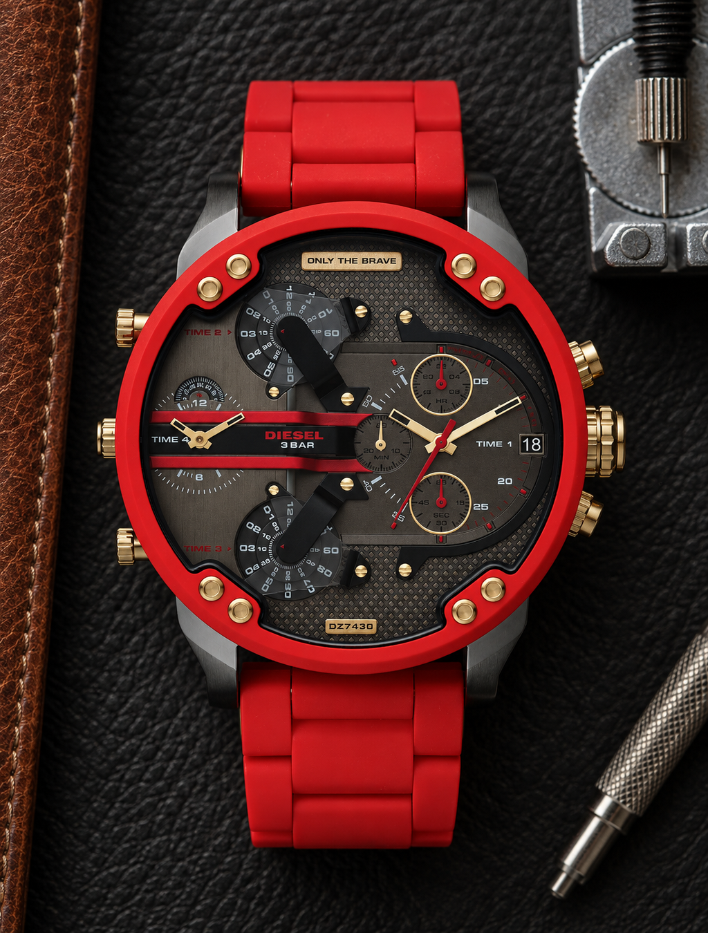 Diesel DZ7430 men's watch — 03_leather_tools.png