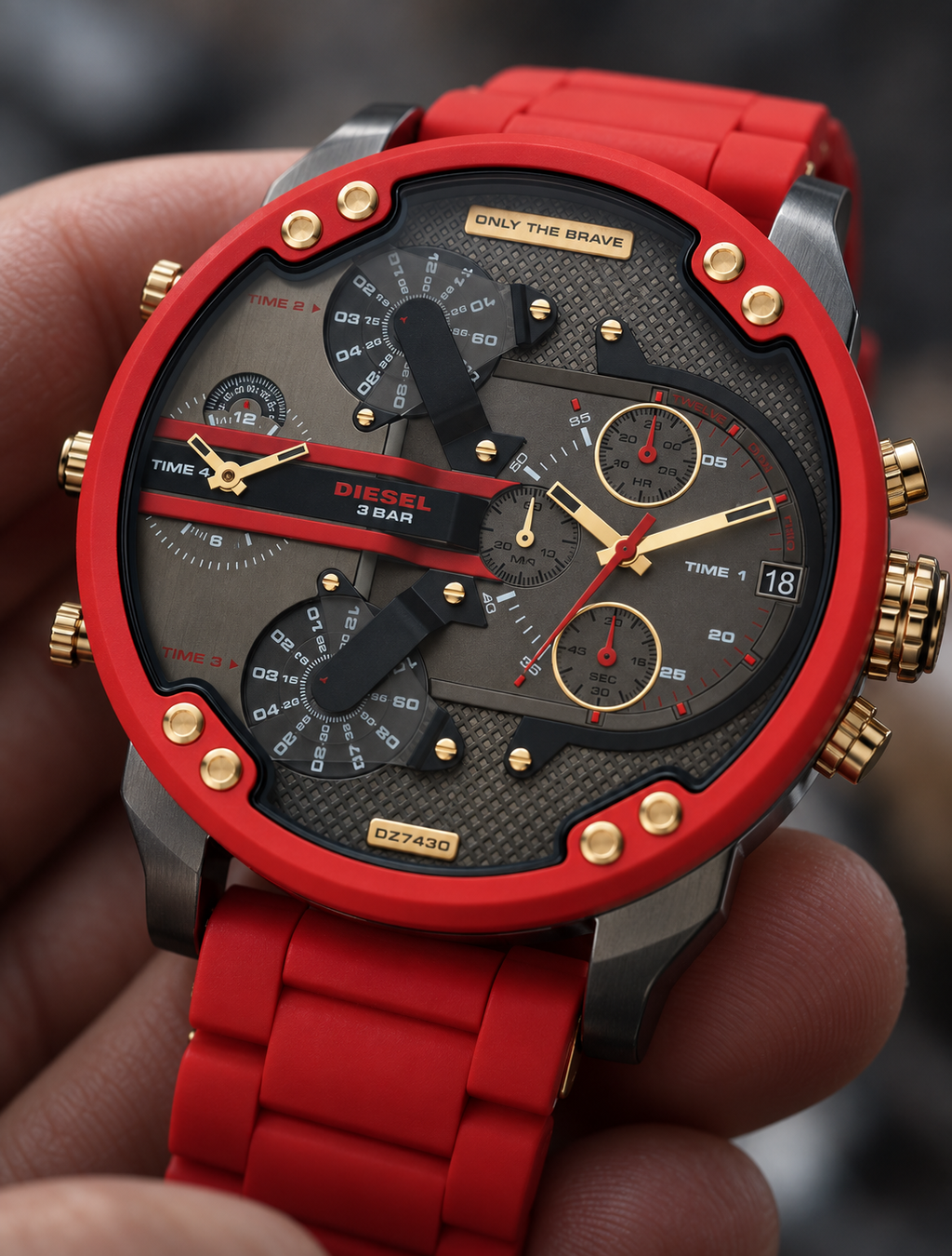 Diesel DZ7430 men's watch — 04_handheld_macro.png
