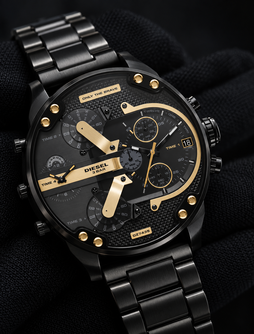 Diesel DZ7435 men's watch — 09_angled_macro.png