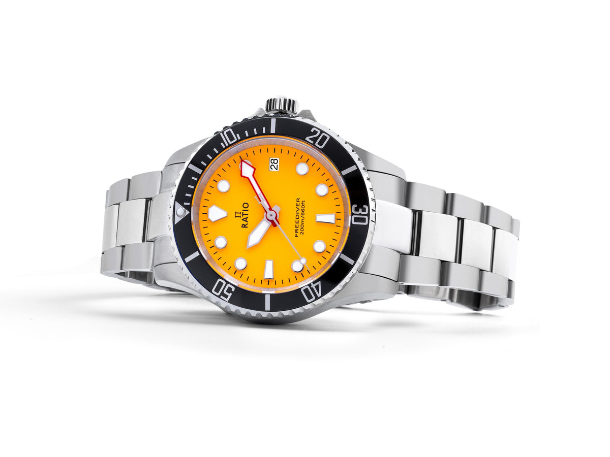 Ratio FreeDiver saffier roestvrij staal gele wijzerplaat quartz RTF034 200M herenhorloge