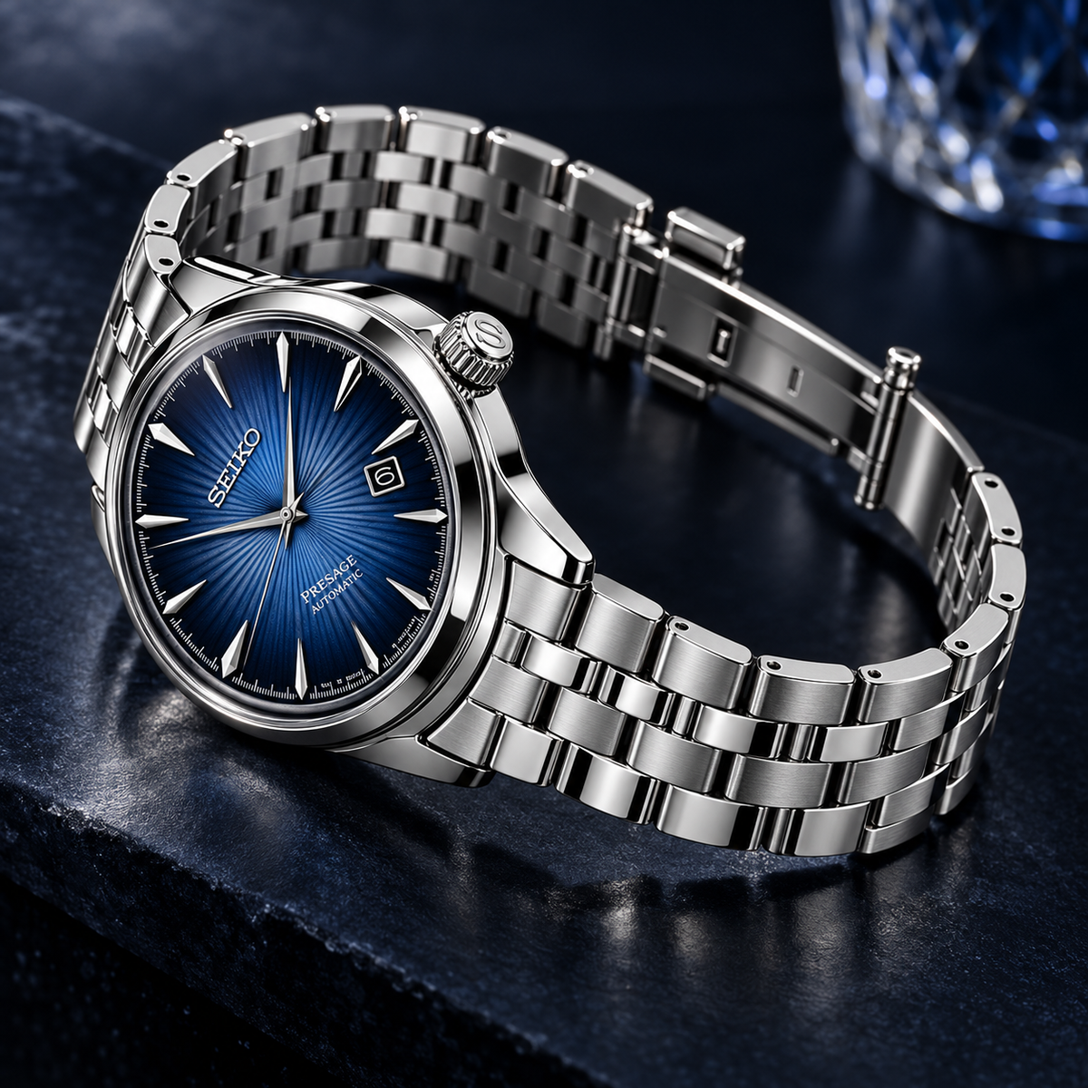 Seiko Presage Cocktail Time SRPB41J1 Blue Moon bracelet and case detail