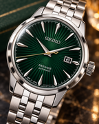 Seiko Presage SRPE15J1 emerald green textured dial gold seconds hand macro detail