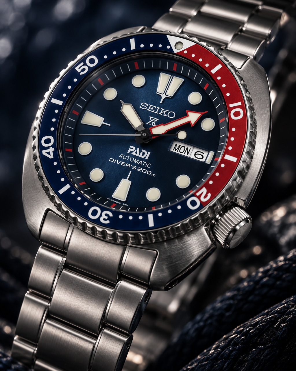 Seiko Prospex PADI Turtle SRPE99K1 blue dial and red-blue bezel macro detail