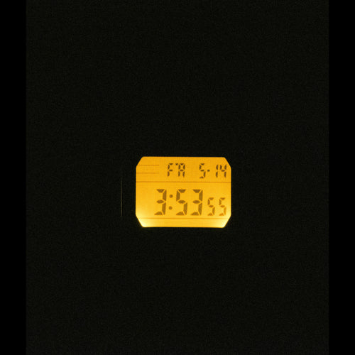 ساعة كاسيو للرجال كوارتز رقمية بحزام راتنج ومينا سوداء W-738H-3AV مقاومة للماء حتى 100 متر