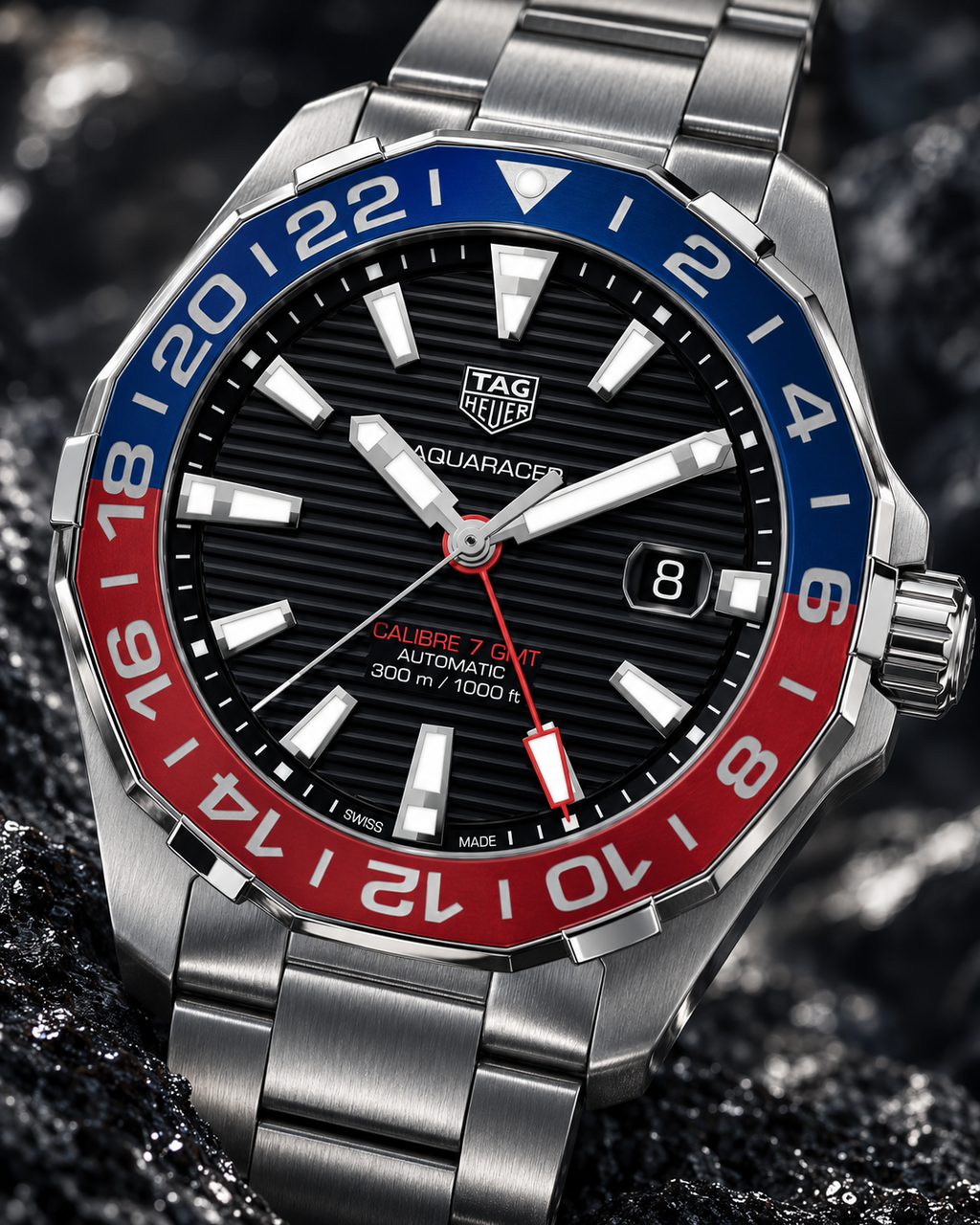 TAG Heuer Aquaracer GMT WAY201F.BA0927 macro detail view
