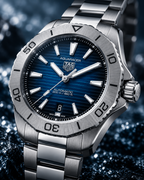 TAG Heuer Aquaracer WBP2111.BA0627 blue dial and steel bezel macro detail
