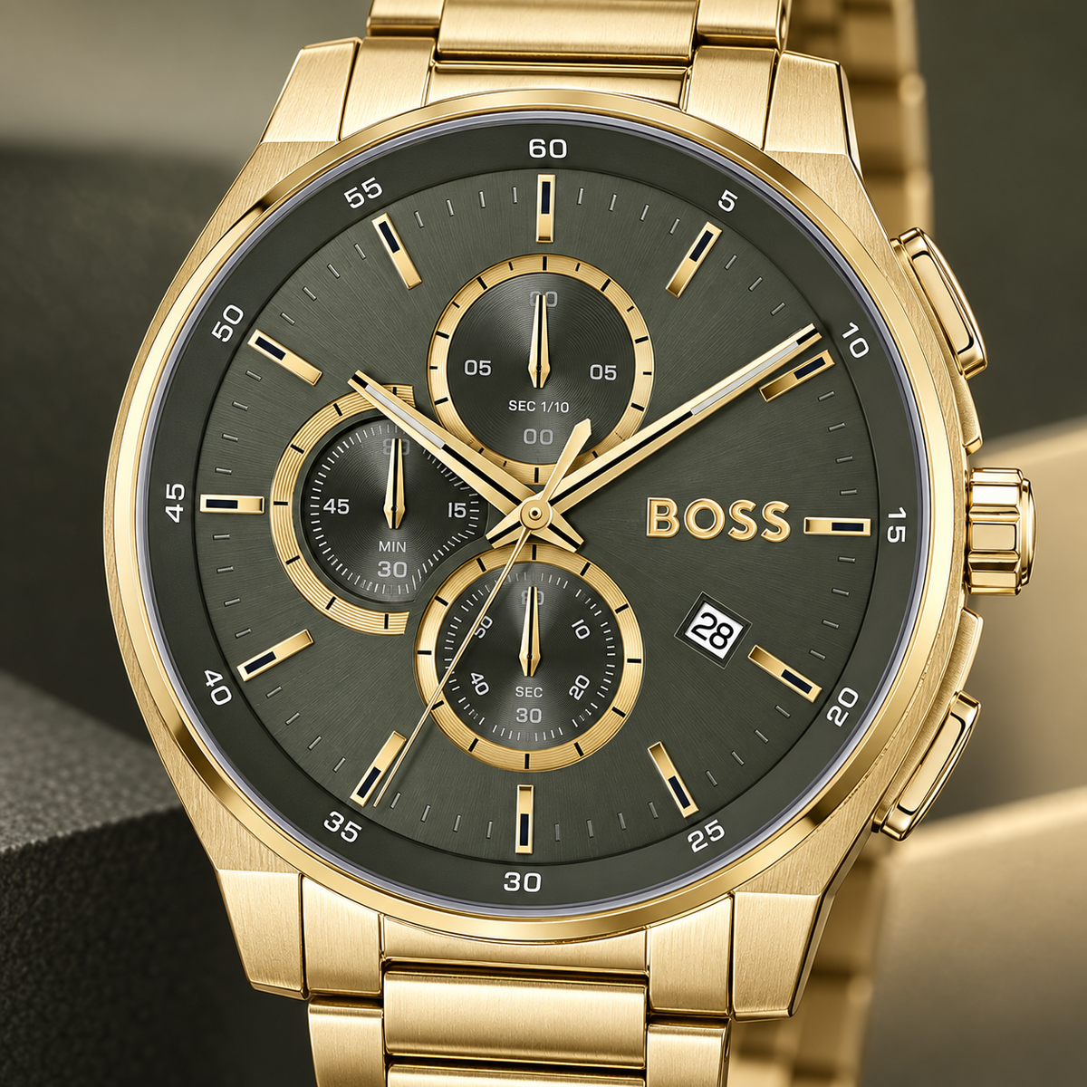 BOSS Peak 2.0 Men's Chronograph Watch olive chronograph dial macro