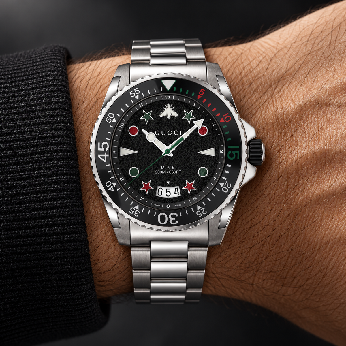 Gucci YA136221 men's watch worn on wrist