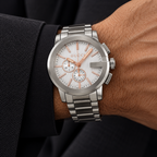 Gucci YA101201 men's watch worn on wrist