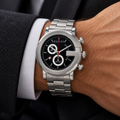 Gucci YA101309 men's watch worn on wrist