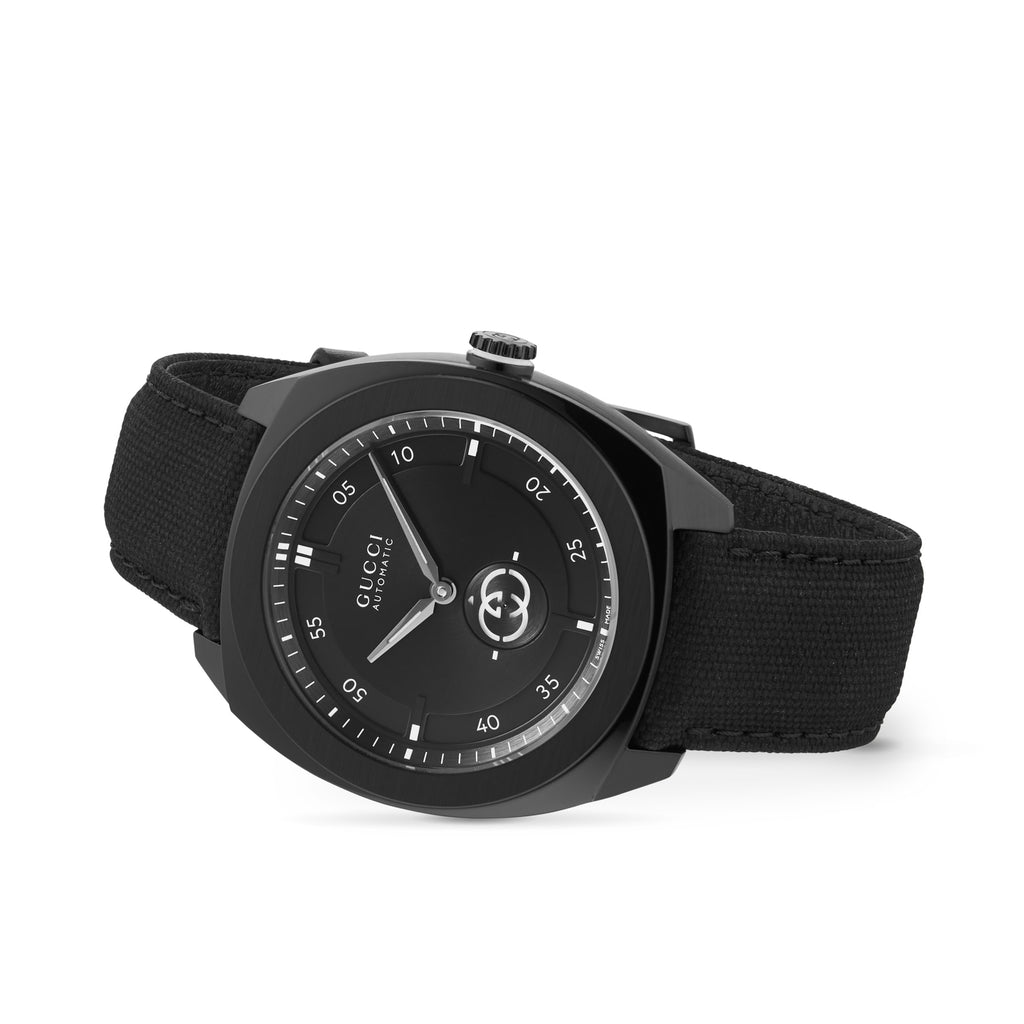 Gucci YA142330 automatic watch presentation detail