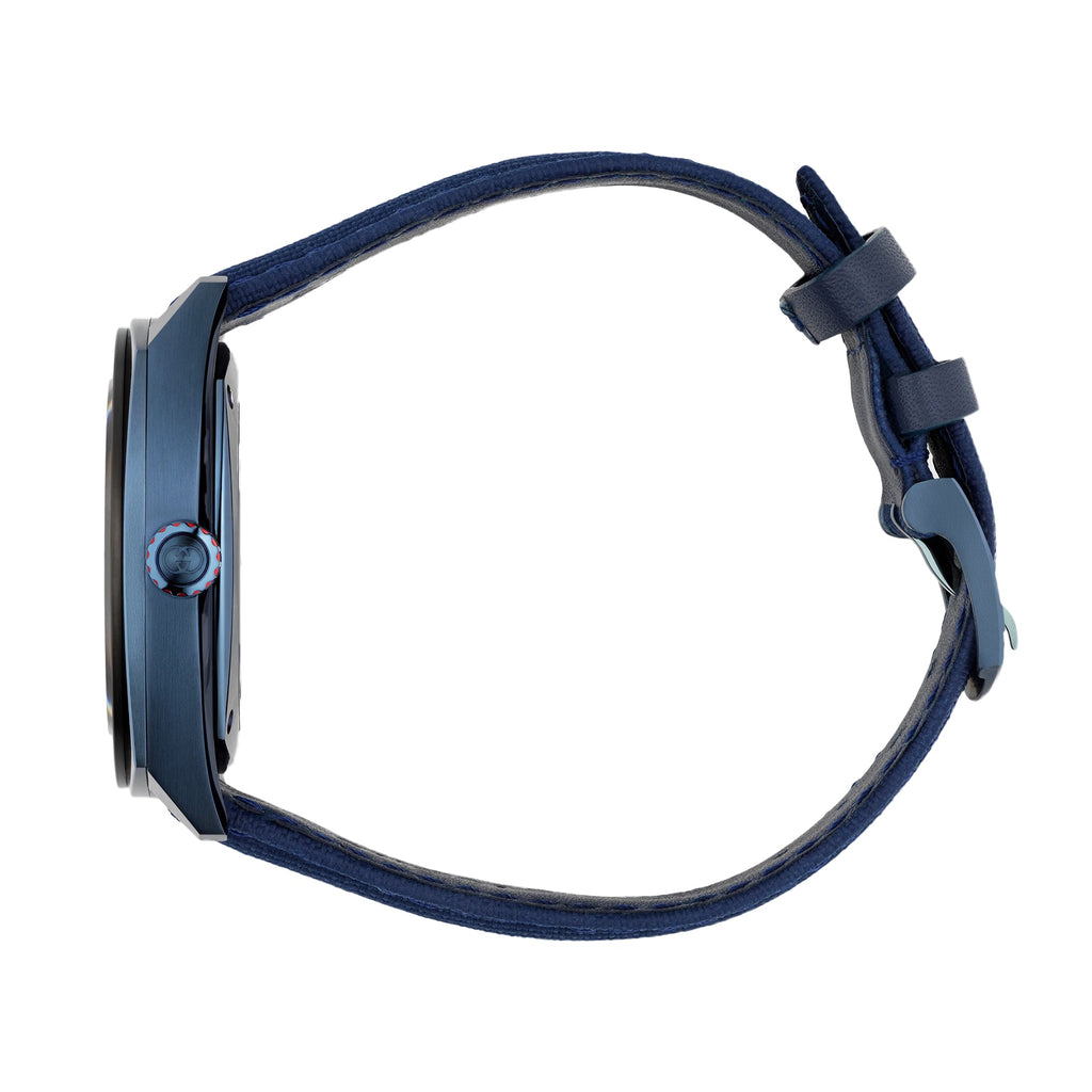 Gucci YA142331 case and fabric strap detail
