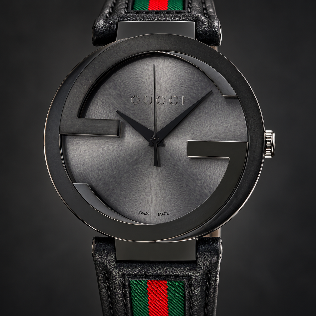 Gucci Interlocking YA133206 macro detail