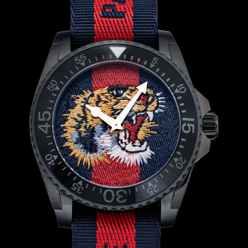 Gucci Dive XL Tiger 45mm Men's Watch YA136215 – product view 4