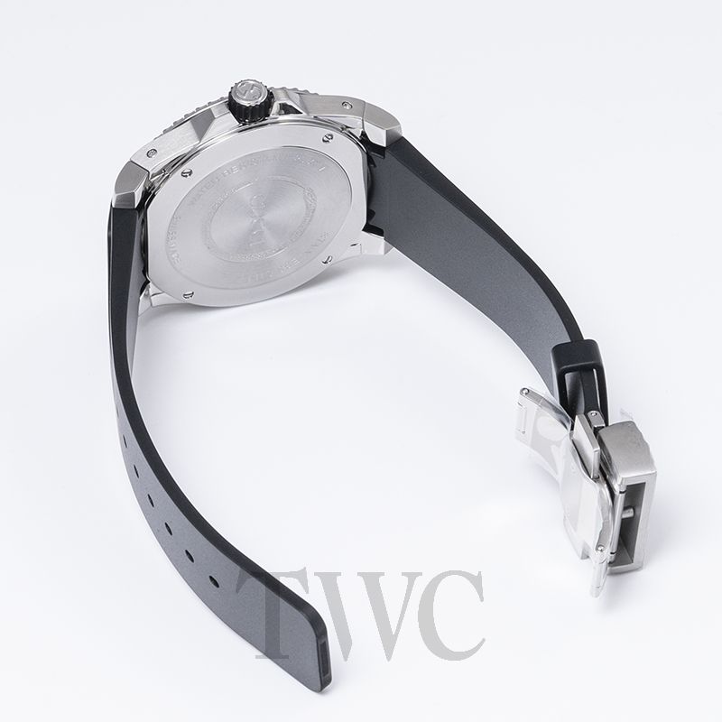 Gucci Dive XL Kingsnake 45mm Men's Watch YA136217 – product view 3