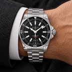Gucci Dive YA136301B men's watch on wrist