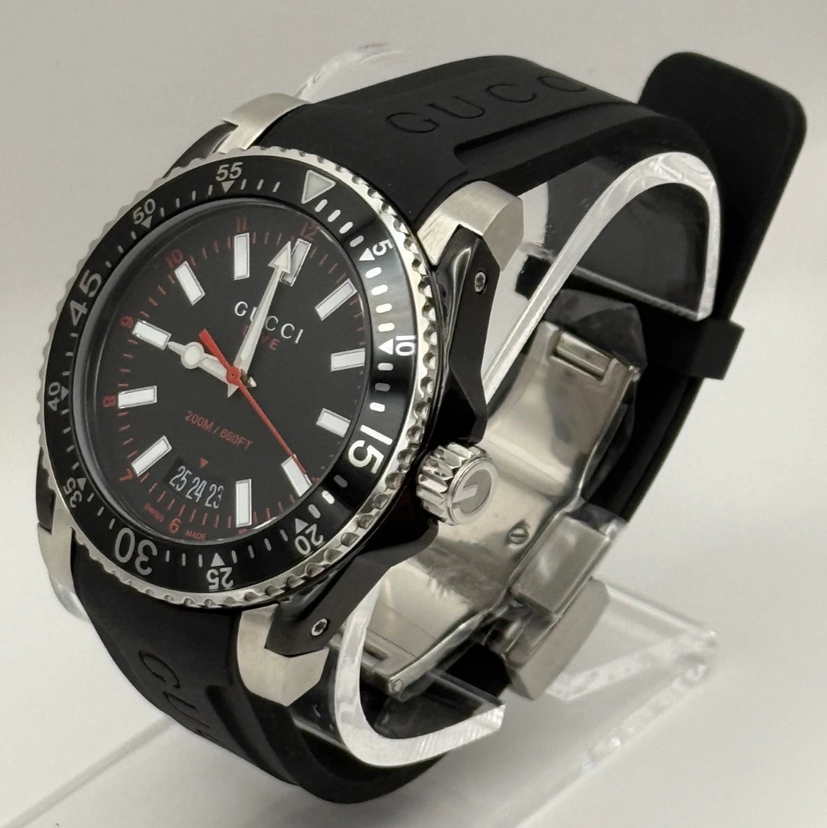 Gucci Dive 40mm Black Rubber Men's Watch YA136303 – product view 2