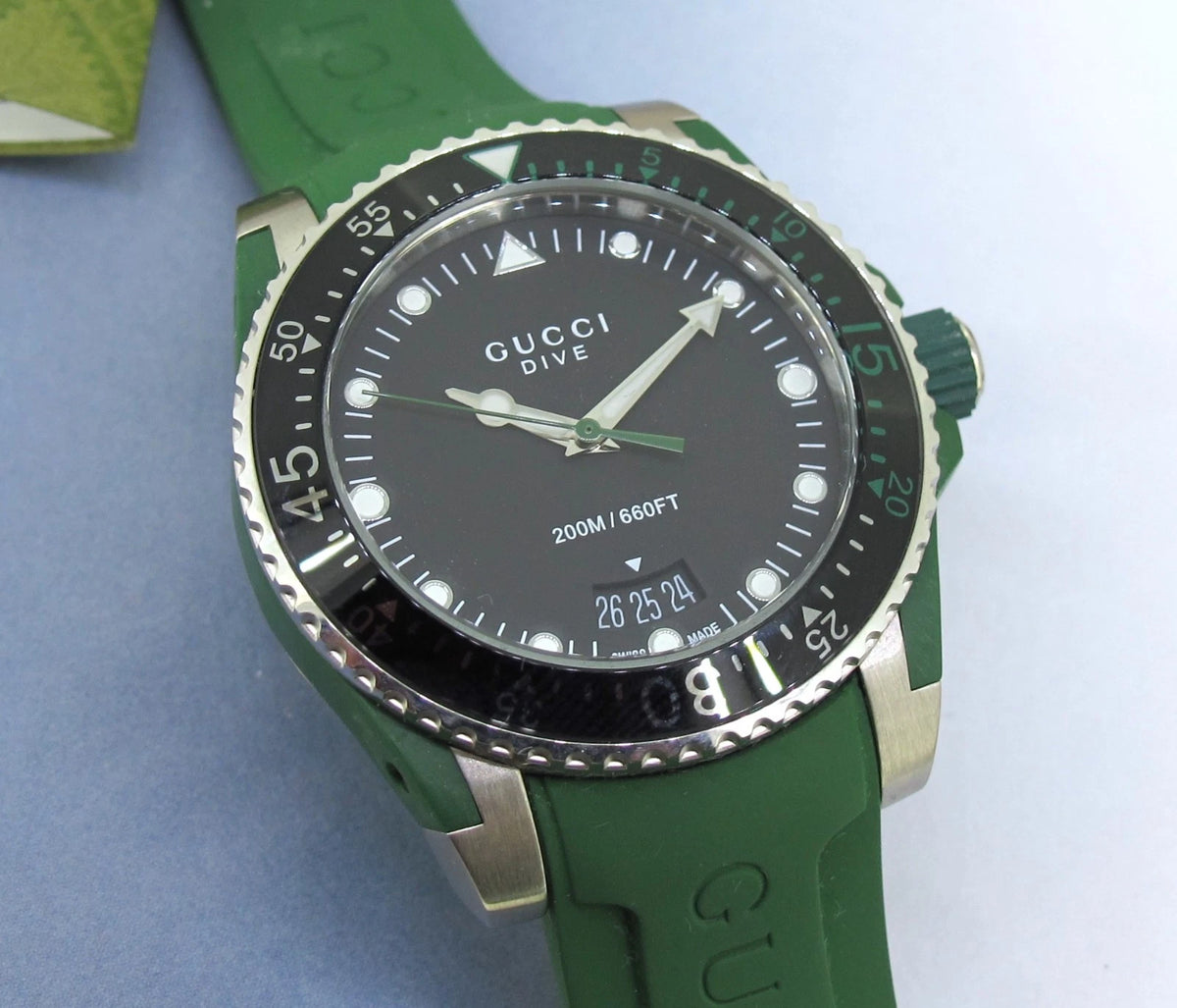 Gucci Dive 40mm Green Rubber Men's Watch YA136310 – product view 1